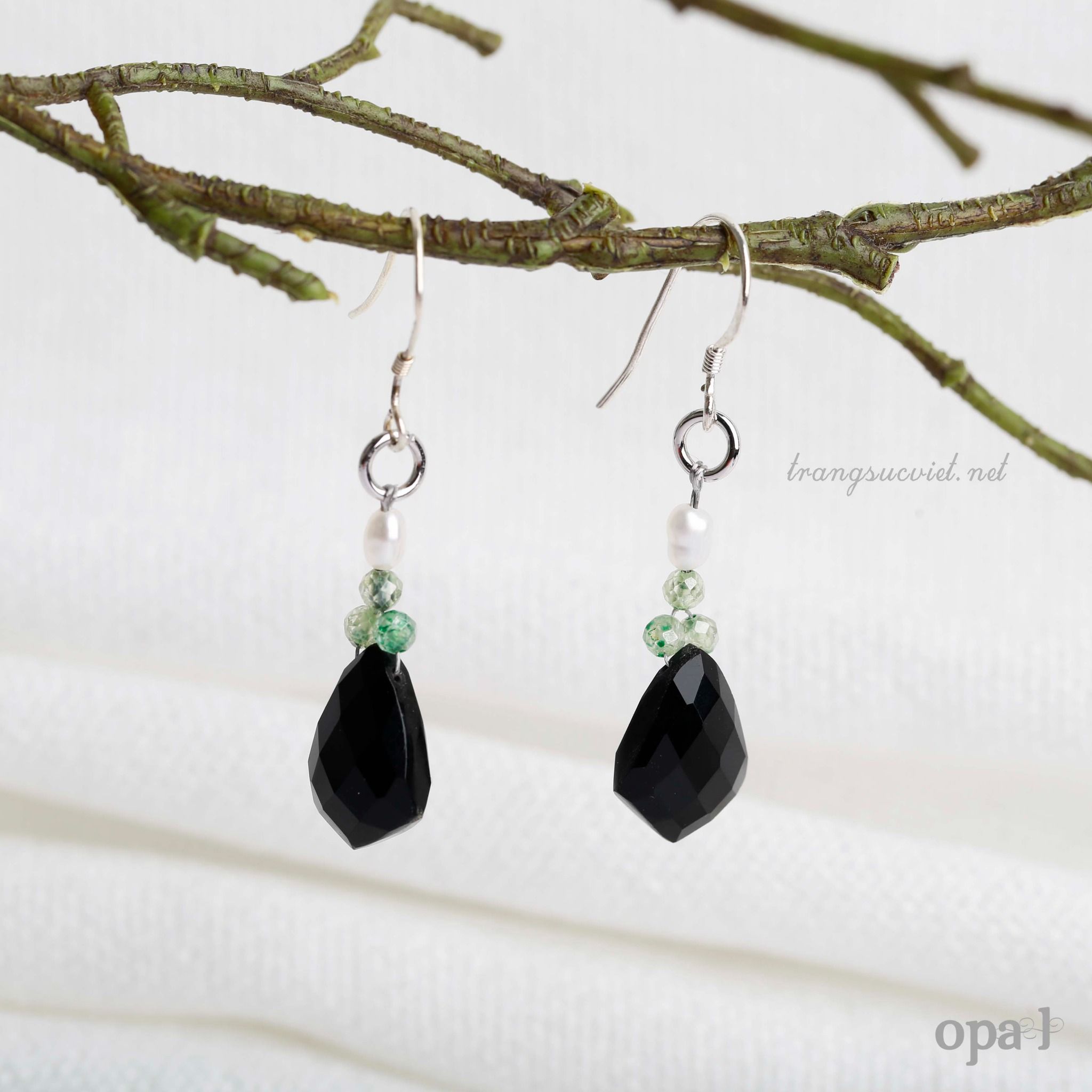  Hoa tai móc bạc đá Onys đen huyền bí 