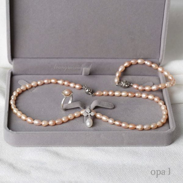  Bộ ngọc trai oval hồng dịu dàng tặng mẹ 