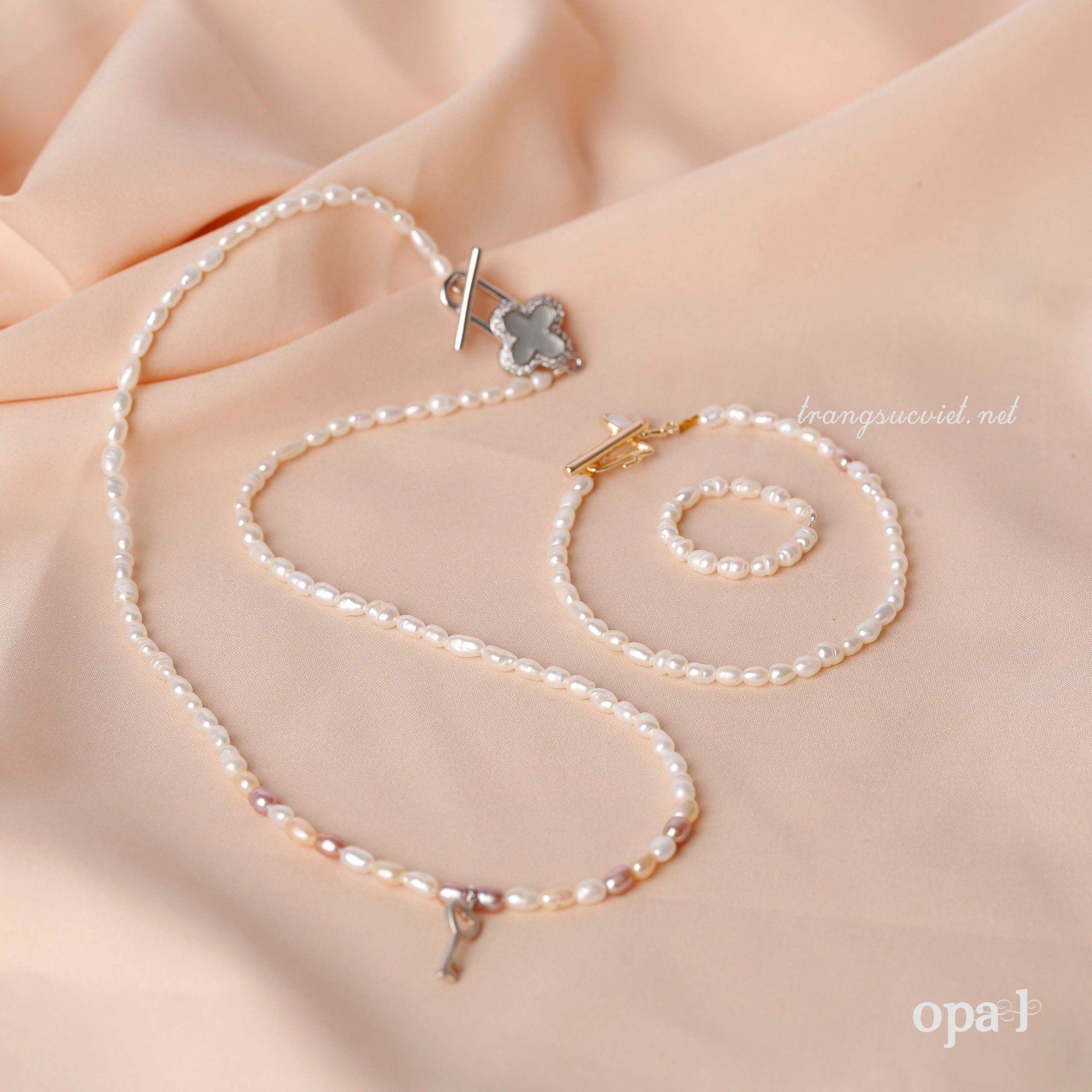  BST  choker ngọc trai hạt gạo nhí, xu hướng trẻ trung 