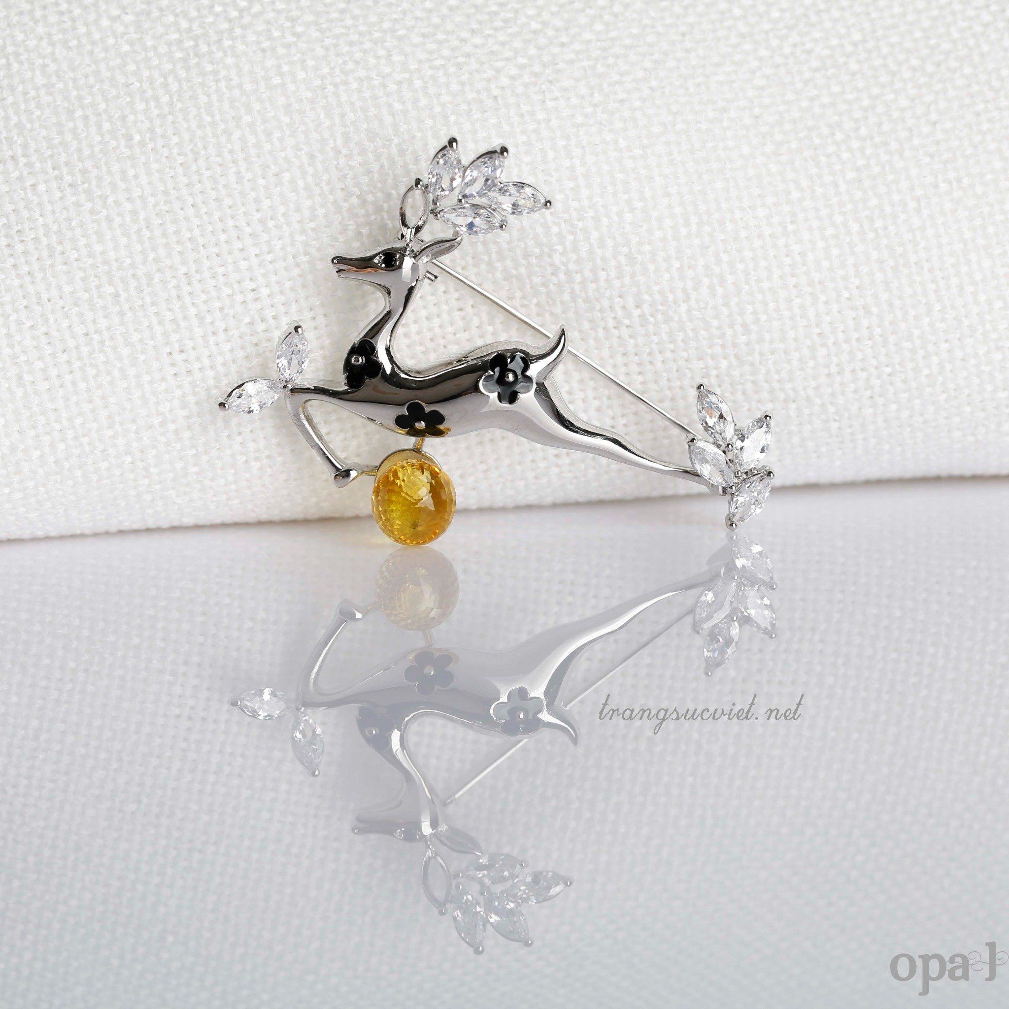  “Quà tặng tri ân, Cài áo tinh tế đính đá 