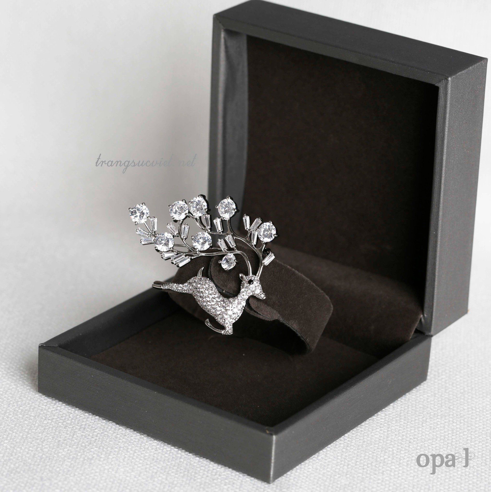  “Quà tặng tri ân, Cài áo tinh tế đính đá 