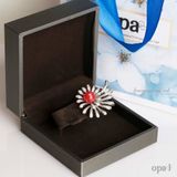  “Quà tặng tri ân, Cài áo tinh tế đính đá 