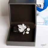  “Quà tặng tri ân, Cài áo tinh tế đính đá 