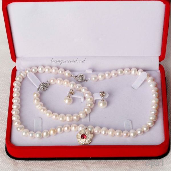 Bộ ngọc trai  trắng may mắn tặng mẹ 