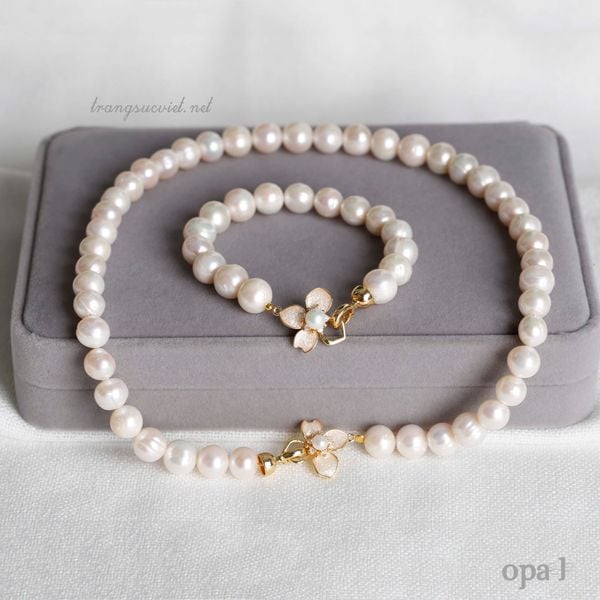  Bộ ngọc trai trắng 9ly, khóa thiết kế cánh hoa 