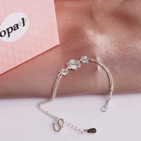  Lắc tay bạc dành cho em bé- Món quà nhỏ, yêu thương lớn 