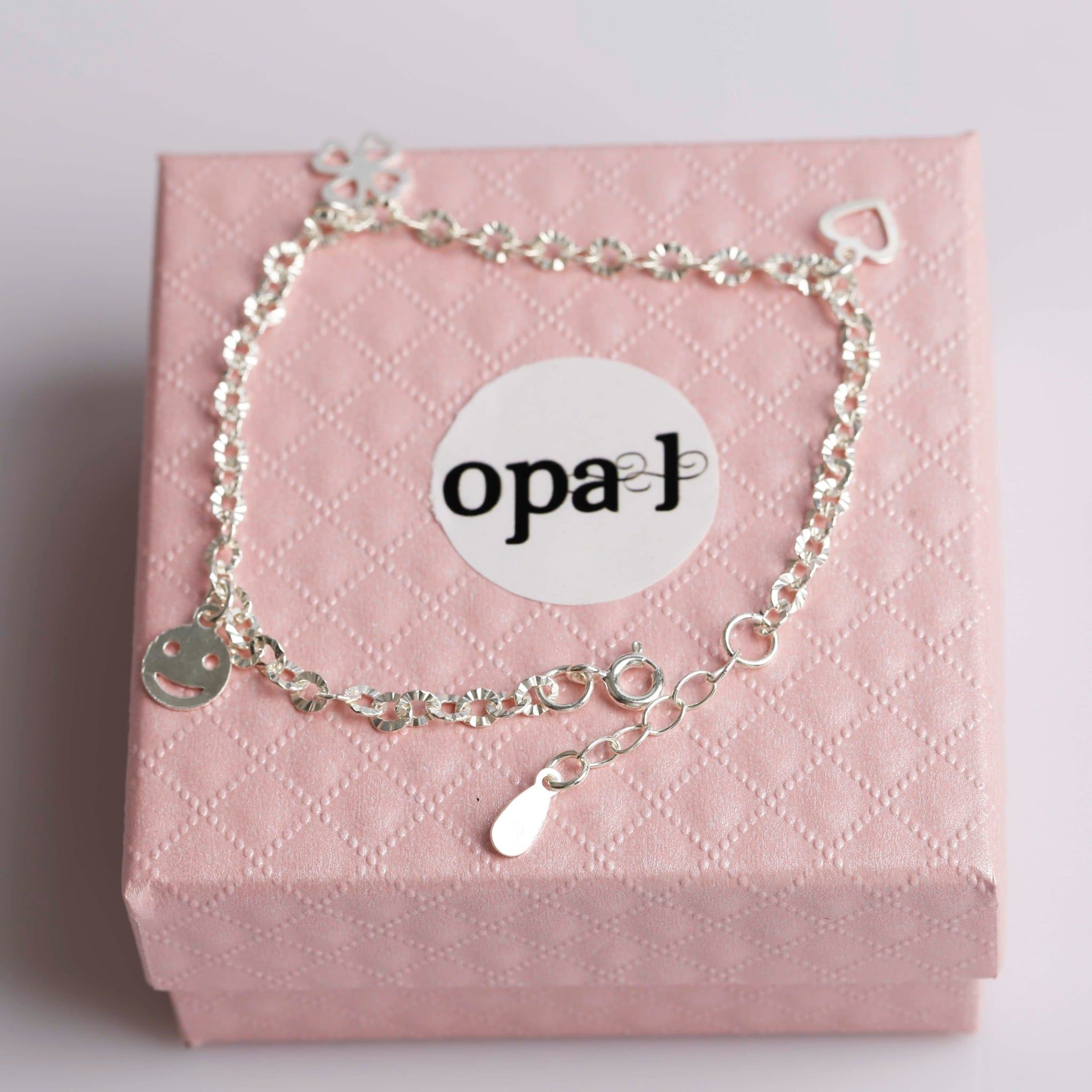  Lắc tay bạc dành cho em bé- Món quà nhỏ, yêu thương lớn 