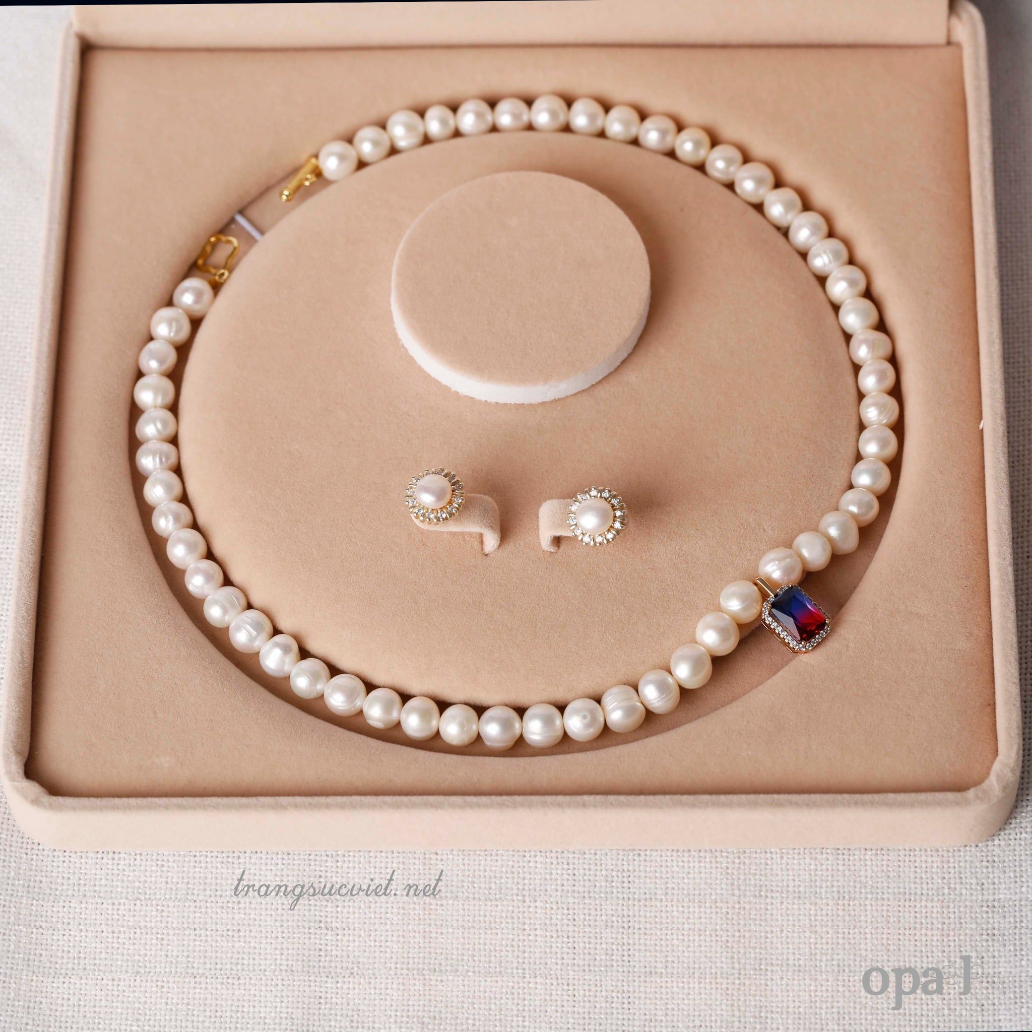  Vòng cổ ngọc trai trắng 8,9ly+ hoa tai đá đính ngọc 