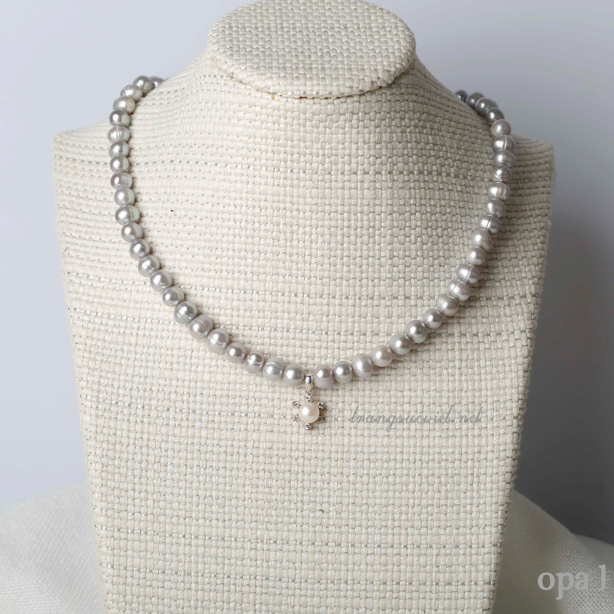  Bộ ngọc trai ánh xám thời thượng 