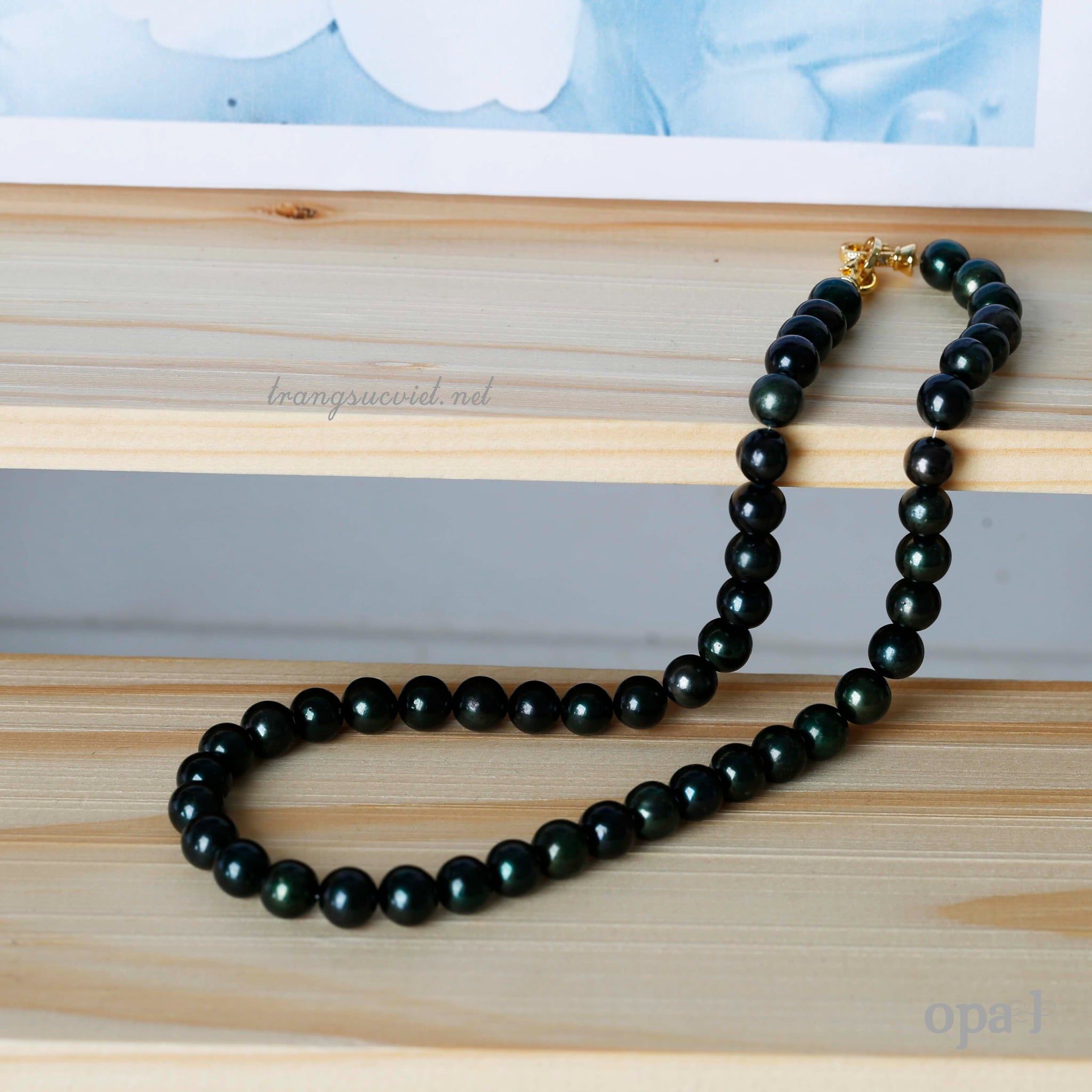  Vòng cổ ngọc trai ánh xanh lông công 