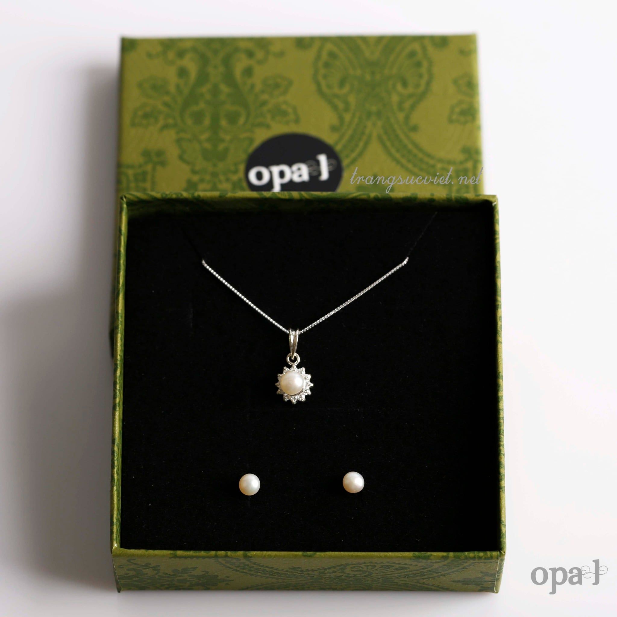  Set  dây  chuyền bạc, mặt ngọc trai và hoa tai ngọc trai đính đá 