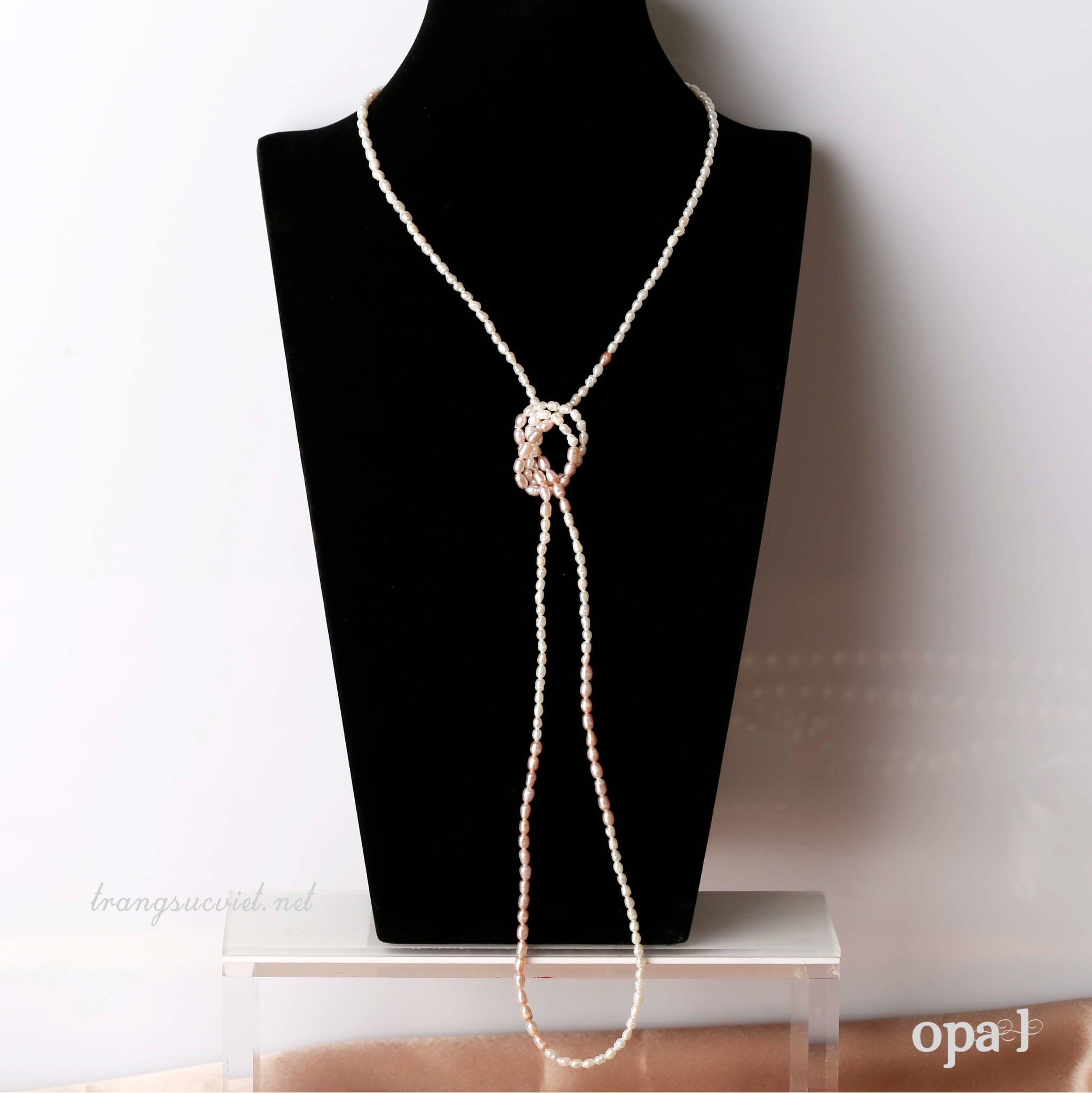  Vòng cổ sắc xuân- ngọc trai hạt gạo dáng dài 