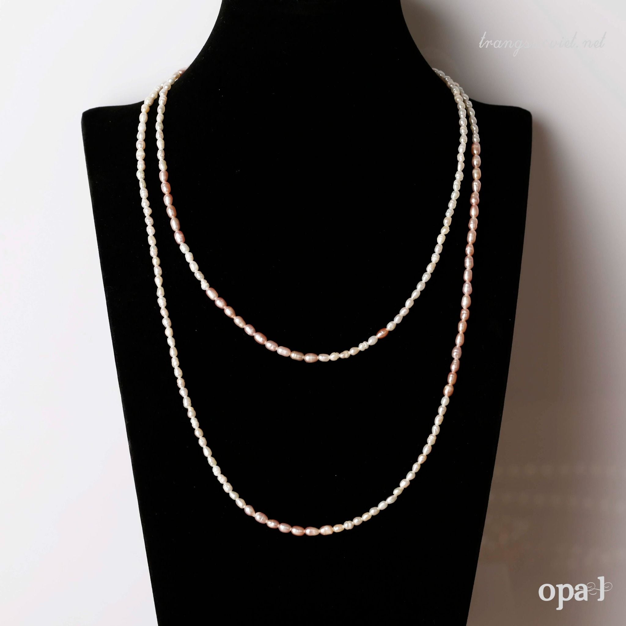  Vòng cổ sắc xuân- ngọc trai hạt gạo dáng dài 