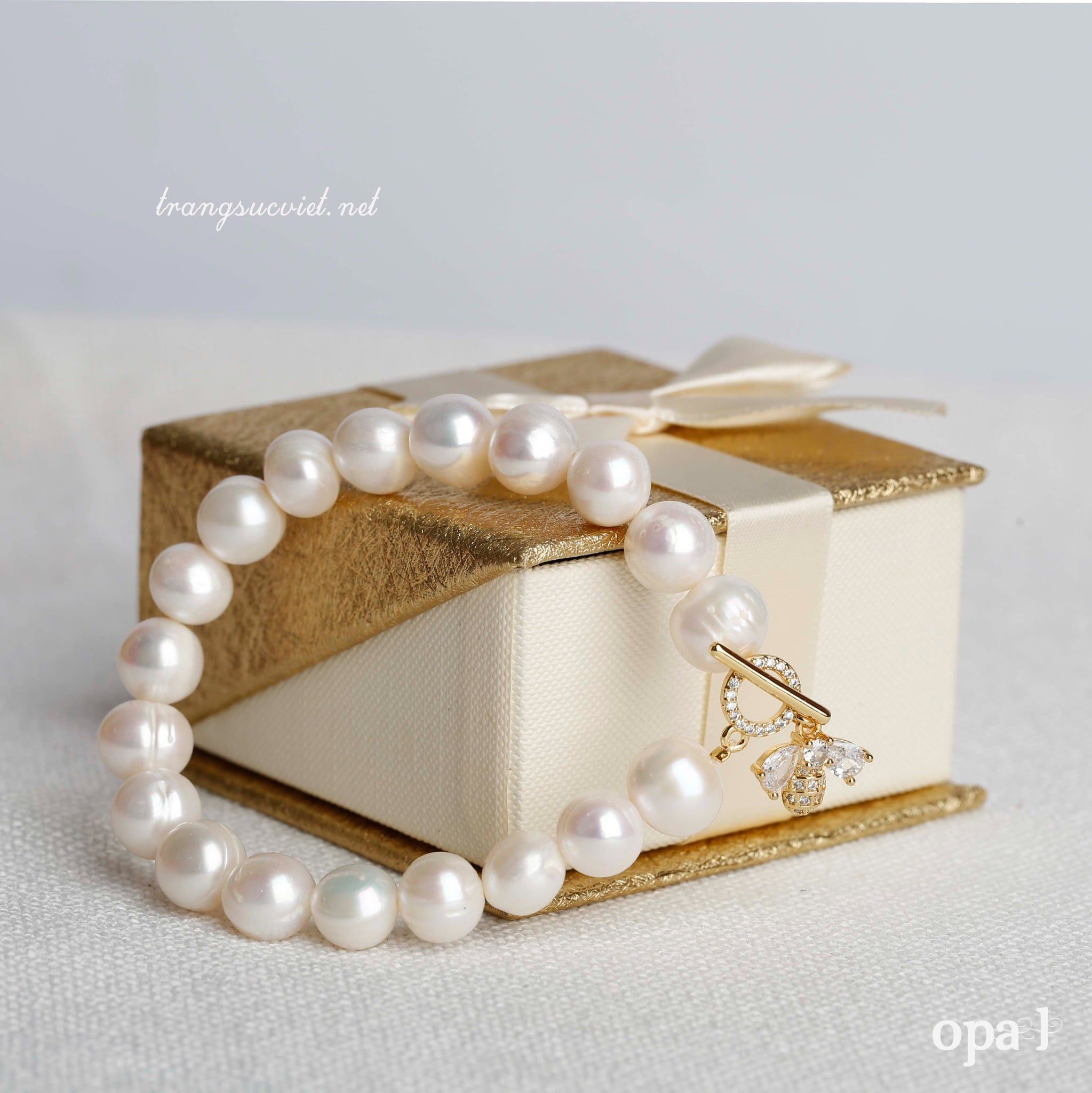  Vòng tay ngọc trai trắng tròn 9 ly khóa ong 