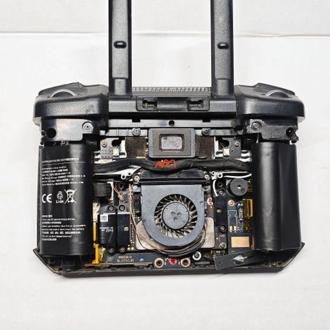 Thay Pin Tay Điều Khiển DJI RC / DJI RC 2 / DJI RC Pro / DJI RC Pro 2