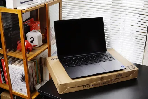 Ảnh minh họa Dell Pro 5 16 P516260 | Intel Core Ultra X7 368H vPro | RAM 64GB | SSD 1TB | Intel Arc B390 | 16 inch QHD+ 120Hz Black - New Fullbox 1