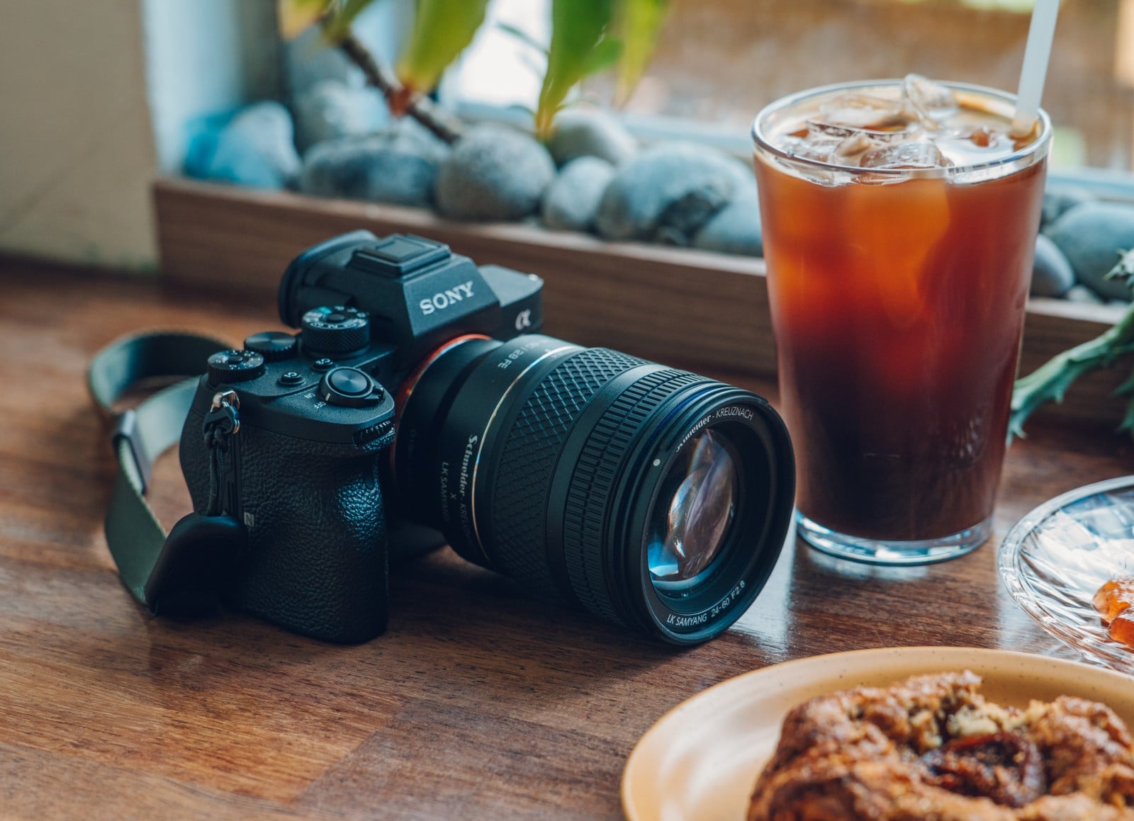 Samyang-Schneider AF 24-60mm F2.8 FE: Thiết Kế Gọn Nhẹ, Sáng Tạo Không Giới Hạn
