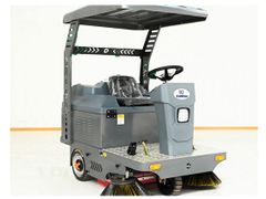  Xe quét rác ngồi lái Kumisai KMS 160E 