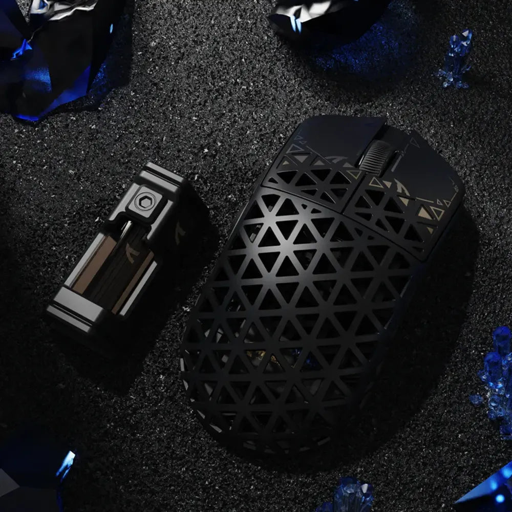 Ảnh minh họa Chuột gaming không dây Attack Shark R5 Ultra Carbon Fiber 8K PAW3950MAX - Đen 1