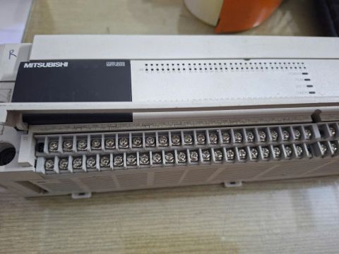 Bộ Lập Trình PLC Mitsubishi Fx3u 128Mr