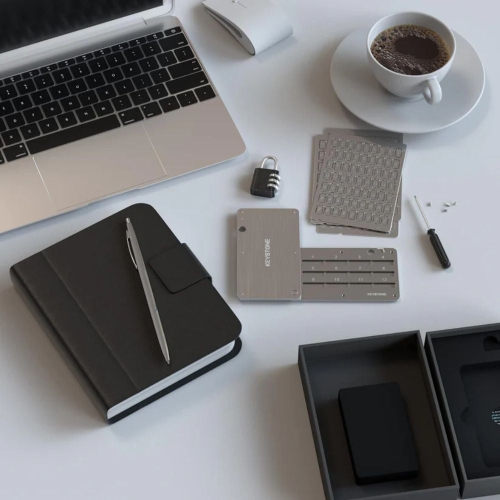 Ảnh minh họa Combo Ledger Nano X và Bảng thép 2