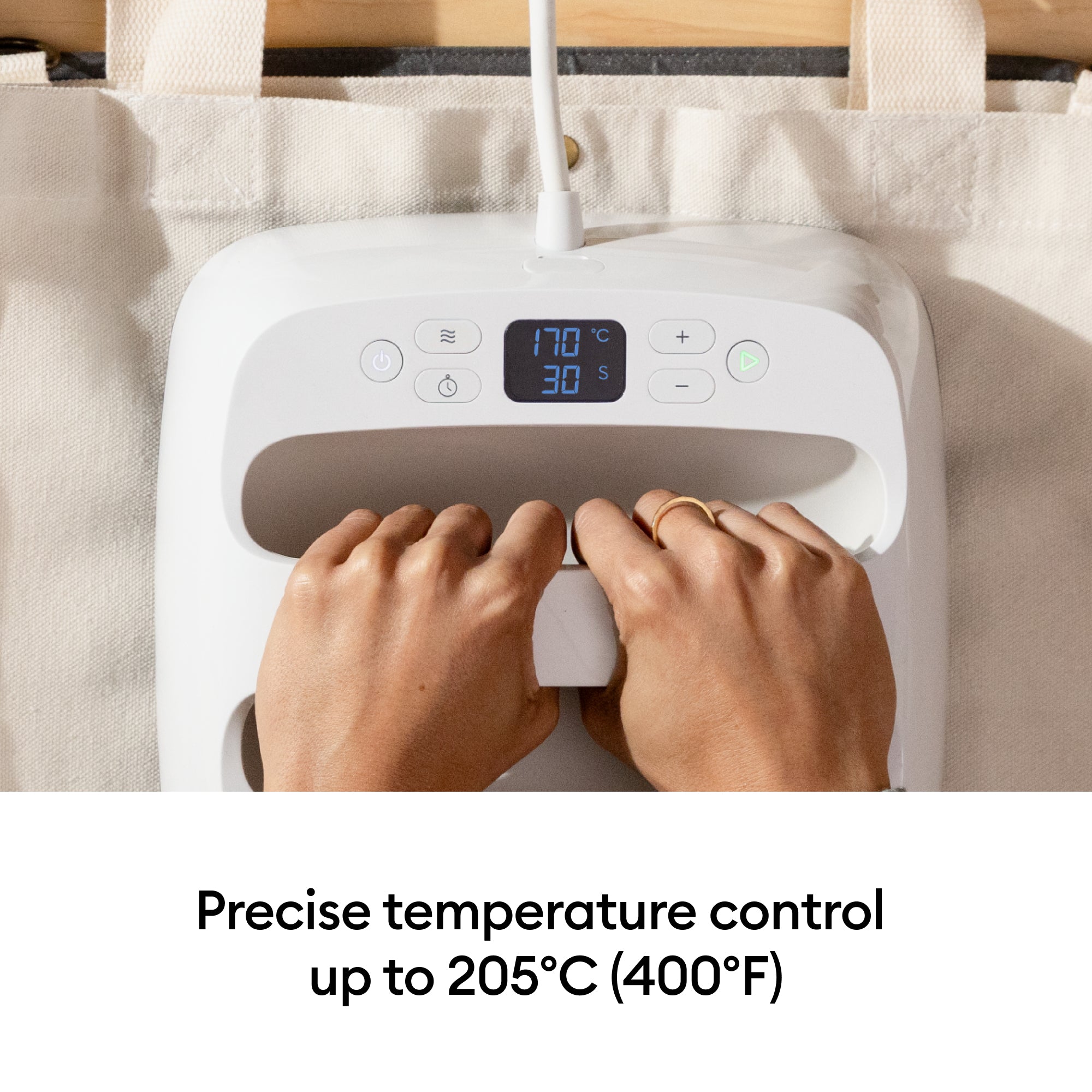 Ảnh minh họa Cricut EasyPress SE 22.86 x 22.86cm máy ép nhiệt kèm thảm EasyPress 2