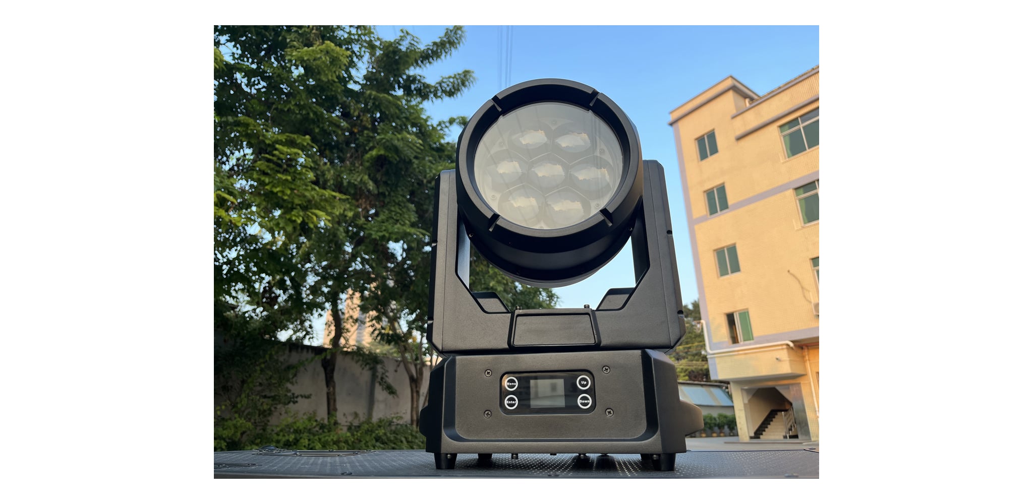 Ảnh minh họa Đèn Led Moving Head Mitek & HBK B-EYE 760 IP 1