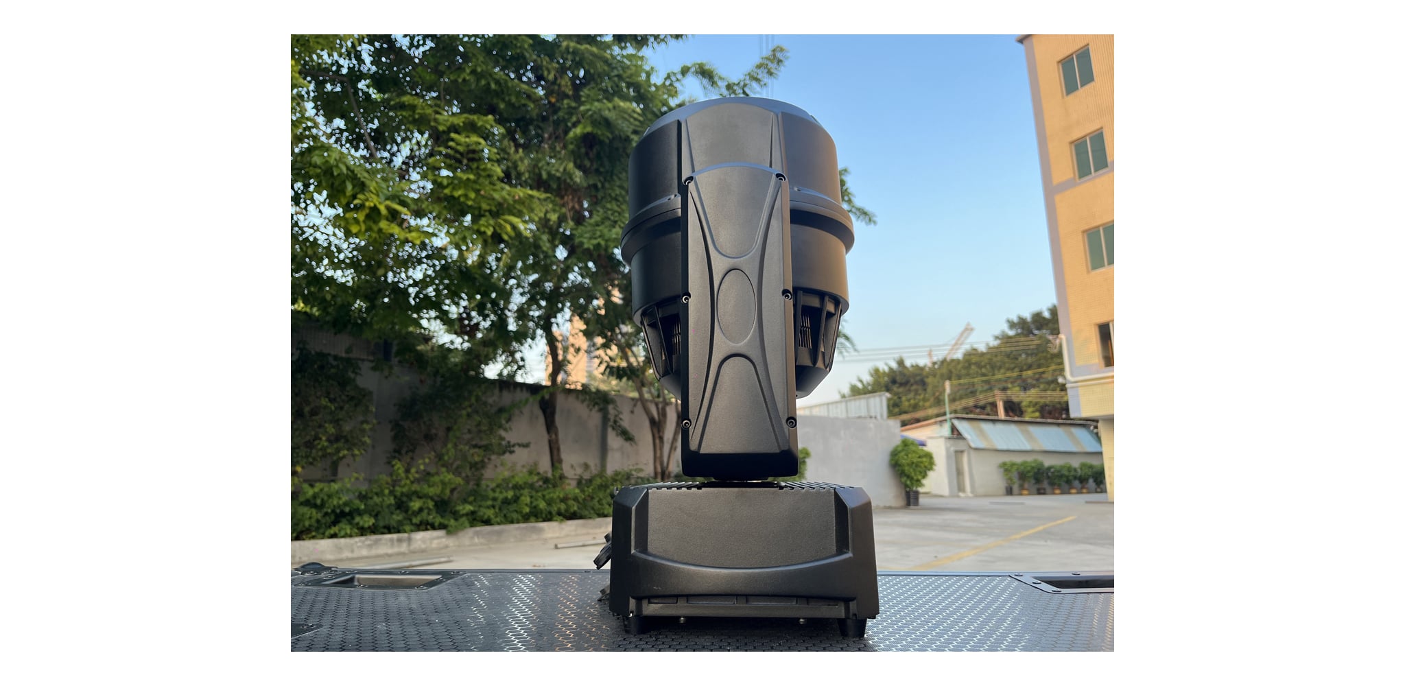 Ảnh minh họa Đèn Led Moving Head Mitek & HBK B-EYE 760 IP 3
