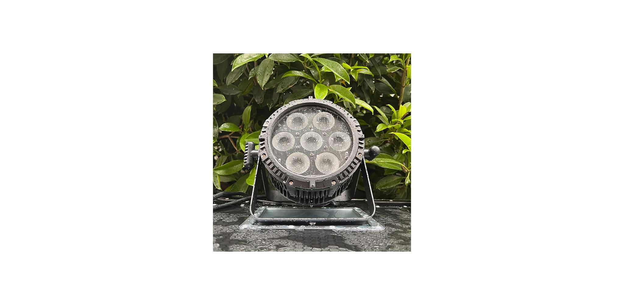 Ảnh minh họa Đèn Par Led Chống nước Mitek & HBK Par 715 IP 1