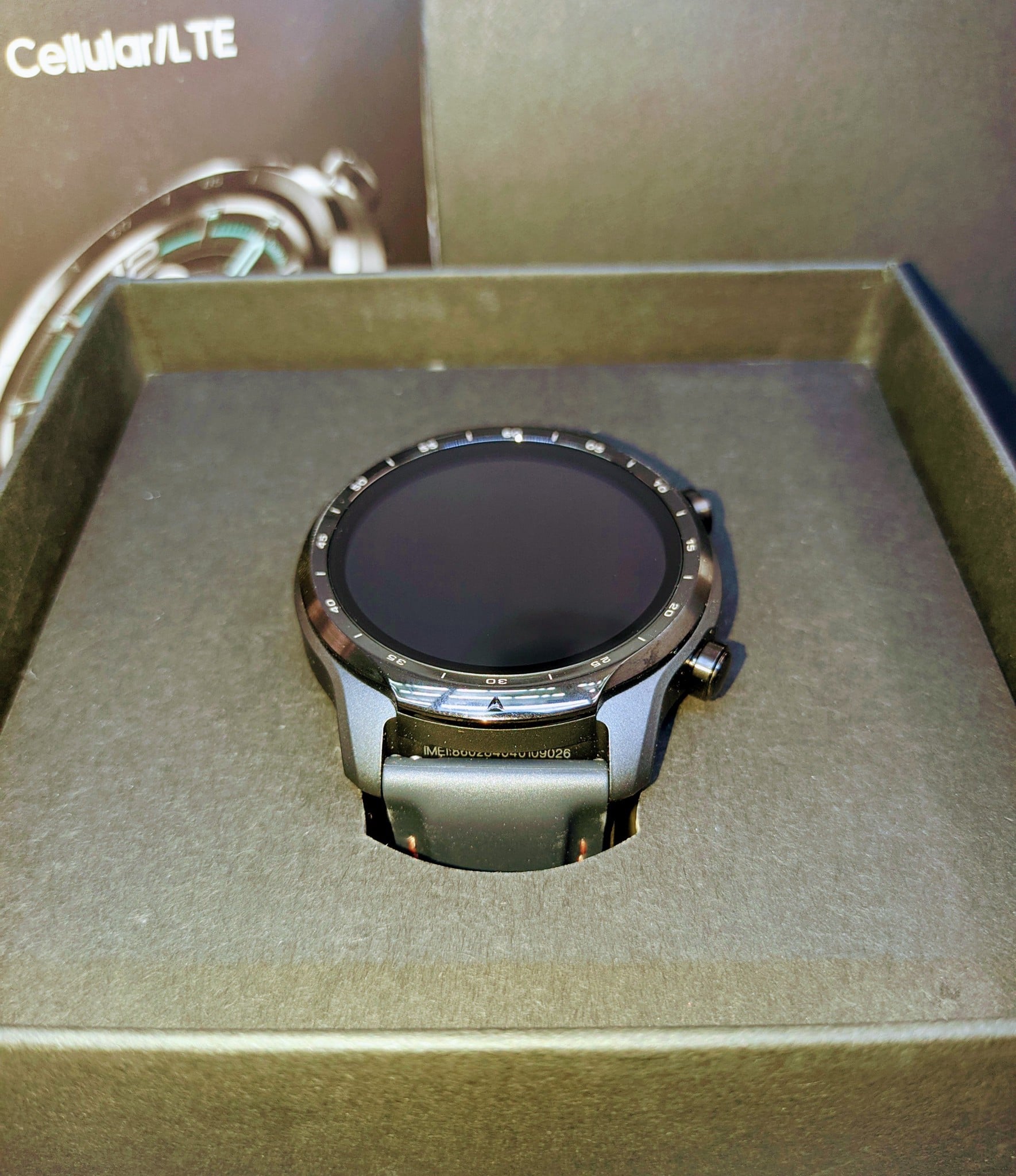 Đồng hồ thông minh TicWatch Pro 3 Cellular/LTE New Fullbox