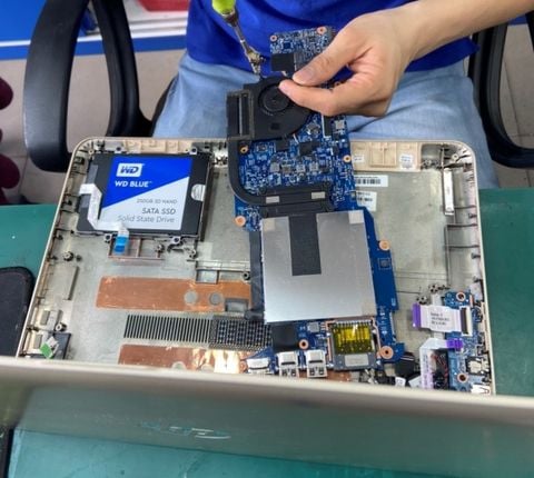 Khắc phục lỗi Macbook Không Lên Nguồn