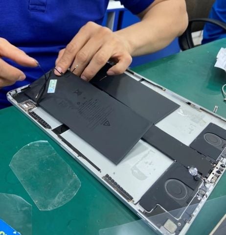 Khắc phục lỗi Macbook Pro 2018 Không Lên Nguồn