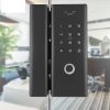 Khóa vân tay cho cửa kính Tuya Smart Life GL01