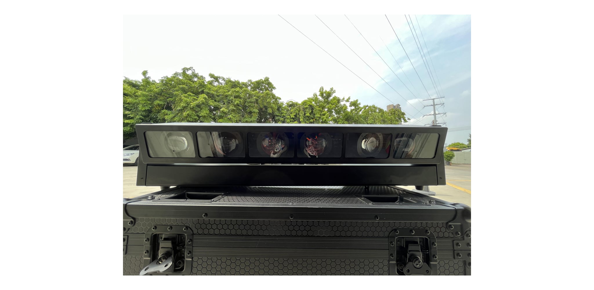 Ảnh minh họa LED Moving Bar Lights Mitek & HBK Shar Bar T6 3