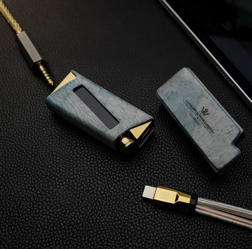 Ảnh minh họa Luxury&Precision W4 ACG 1