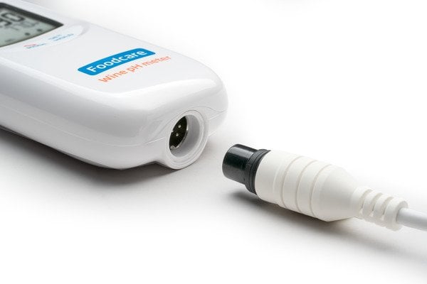 Ảnh minh họa Máy Đo pH/Nhiệt Độ Trong Nước Ép Và Must Của Rượu Nho HI99111 2