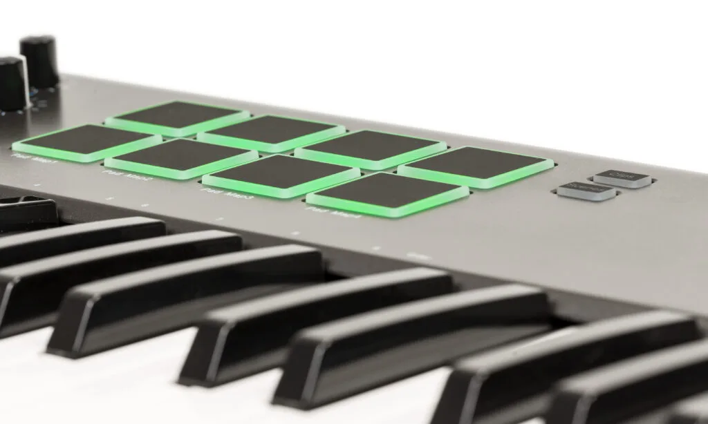 Ảnh minh họa Nektar Impact LX88+ Keyboard Controller 3