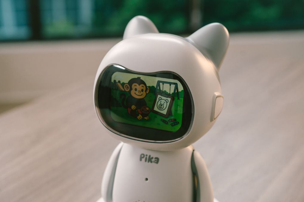 Ảnh minh họa Robot thông minh học tiếng anh Pika PK01 1