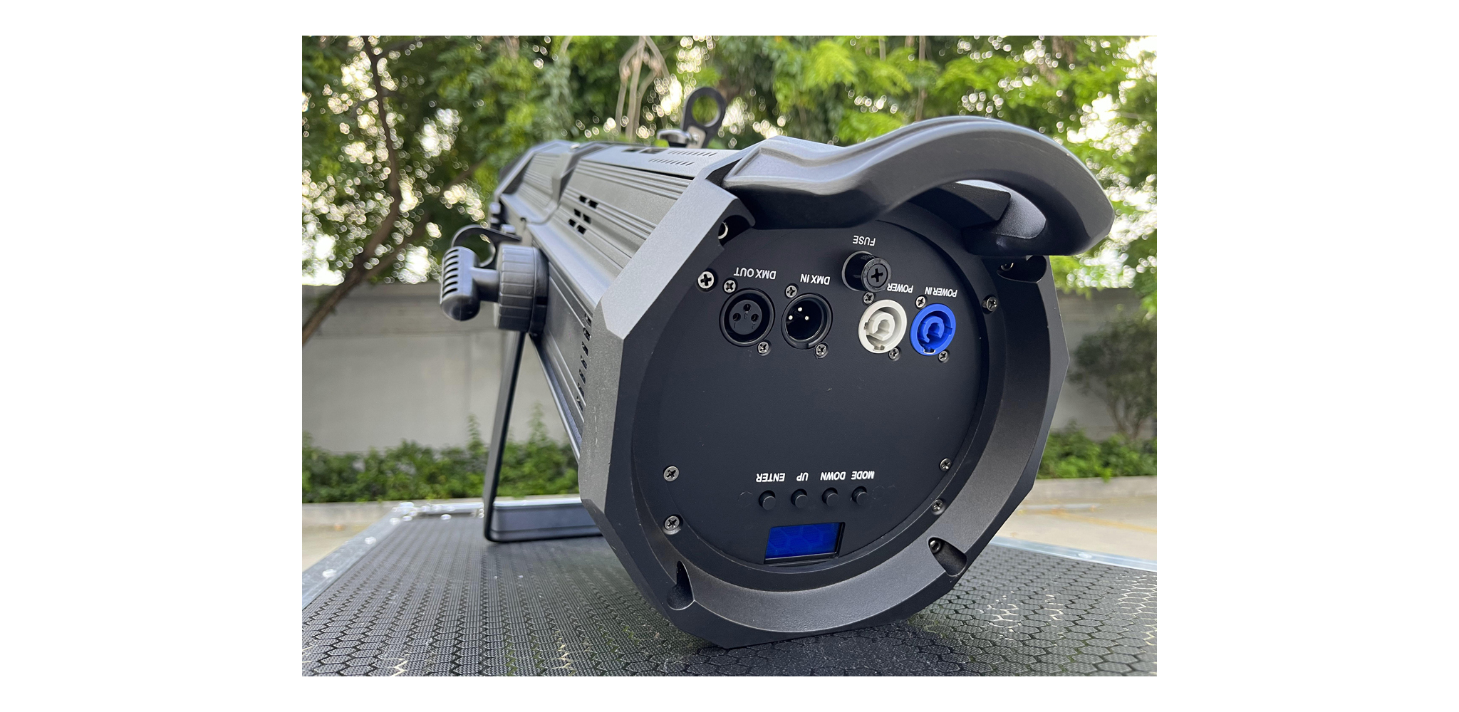 Ảnh minh họa Static Lights Mitek&HBK 300W Profile Zoom - RGBAL 2