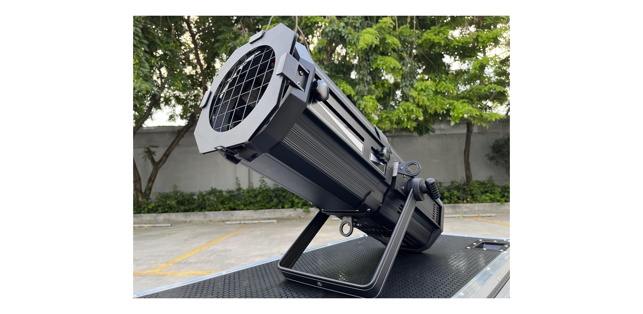 Static Lights Mitek&HBK 300W Profile Zoom - RGBW