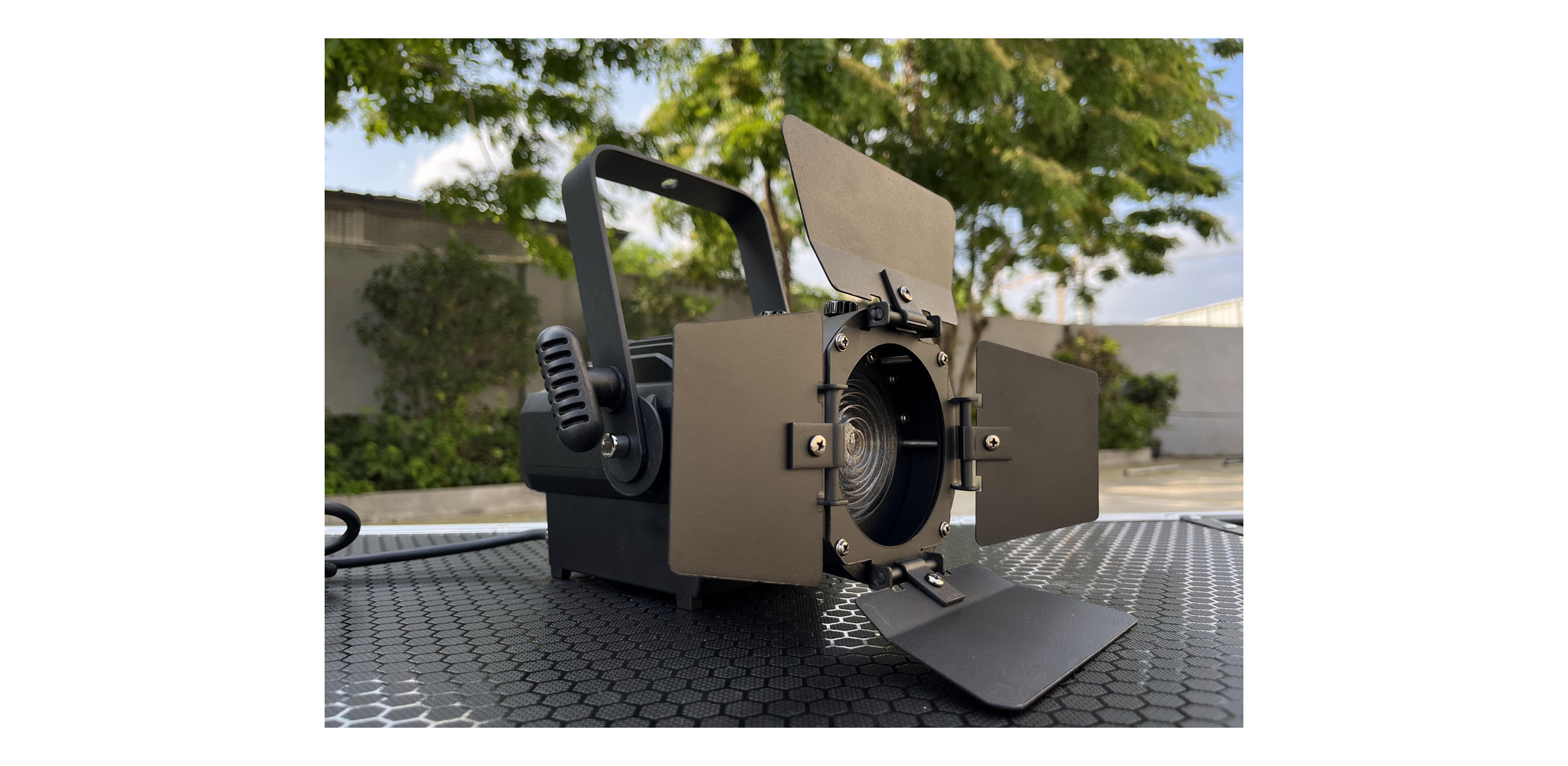 Ảnh minh họa Static Lights Mitek&HBK Mini Fresnel - RGBW 3