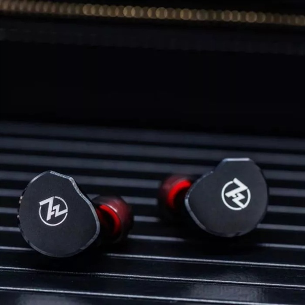 Ảnh minh họa Tai Nghe 7HZ Diablo In Ear 1