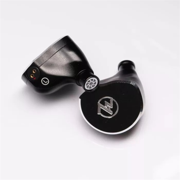 Ảnh minh họa Tai Nghe 7HZ Diablo In Ear 3