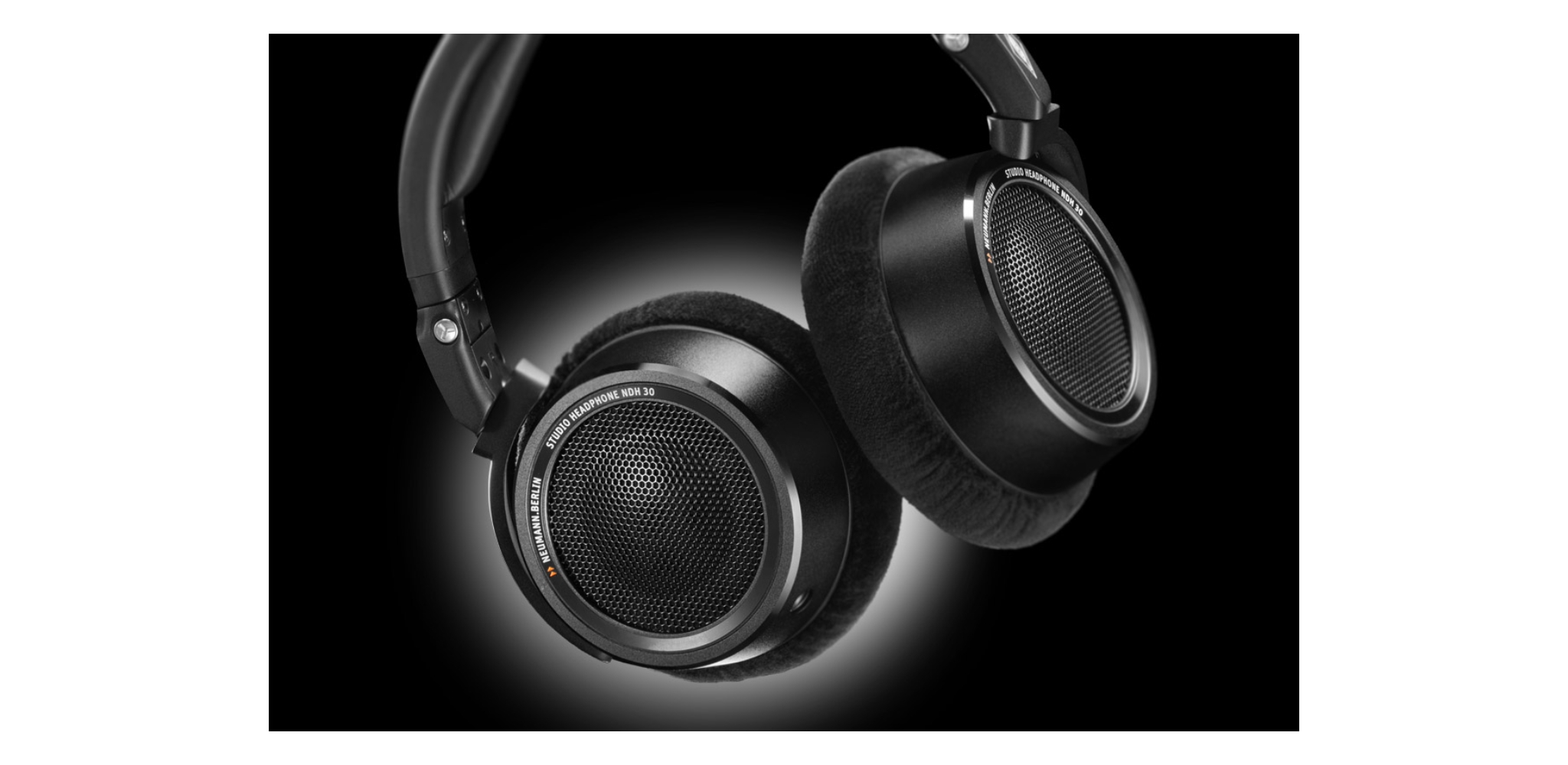 Ảnh minh họa Tai nghe kiểm âm dynamic Neumann NDH 30 Black Edition 3