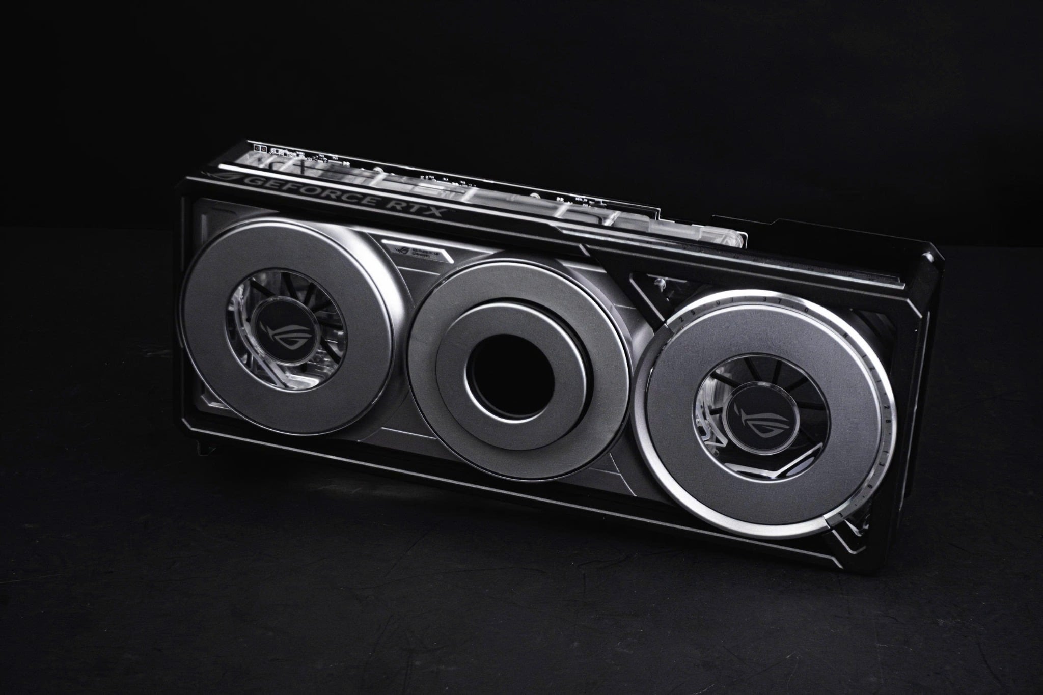 Ảnh minh họa Tản nhiệt nước Modding Cafe Stealth Tubing RTX 5080/5090 ROG Astral 1