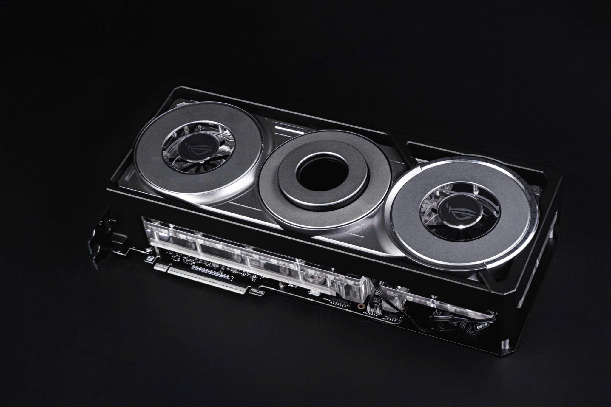 Ảnh minh họa Tản nhiệt nước Modding Cafe Stealth Tubing RTX 5080/5090 ROG Astral 3