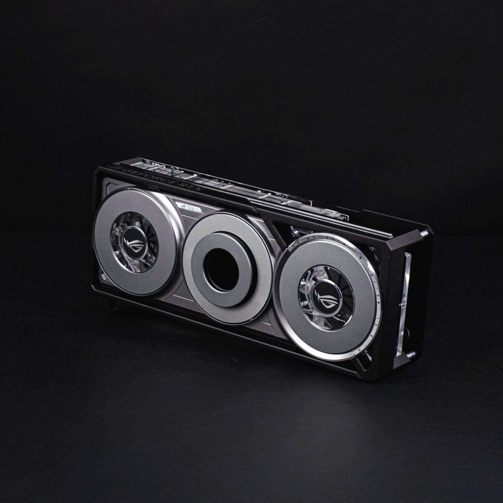 Tản nhiệt nước Modding Cafe Stealth Tubing RTX 5080/5090 ROG Astral