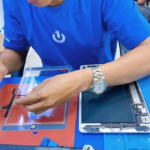 Thay Camera Microsoft Surface Go Bị Mờ