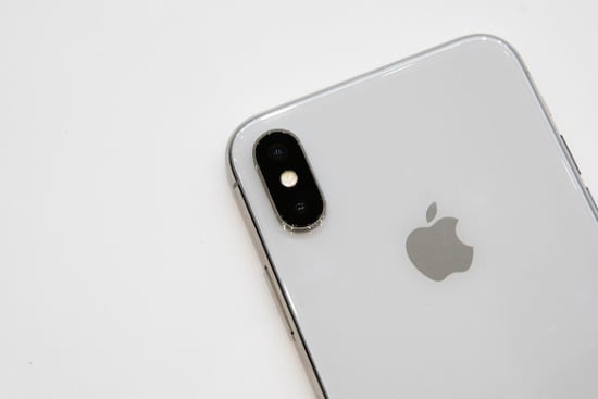 Thay kính camera iPhone Xs