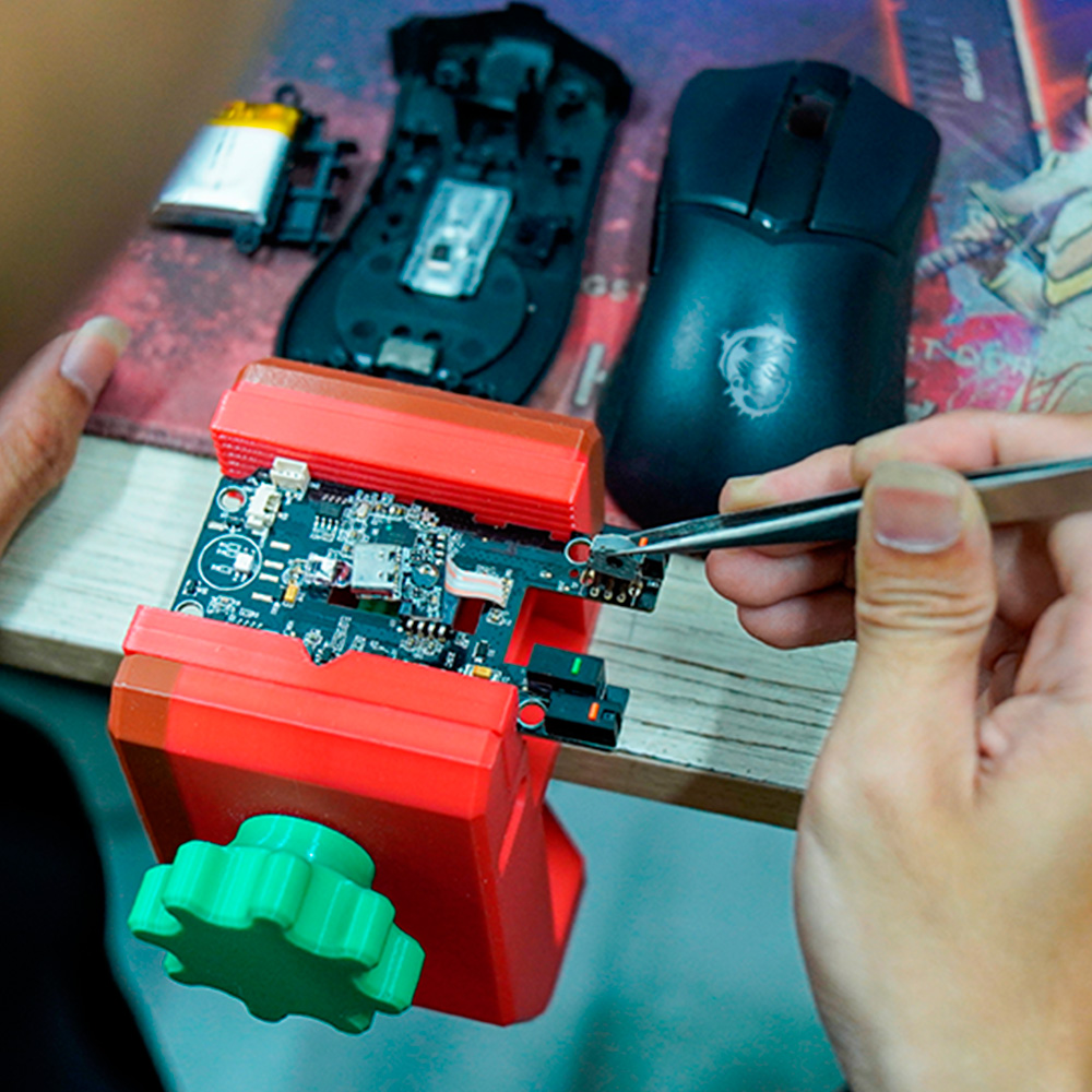 Ảnh minh họa thay nút bấm (switch), con lăn chuột 2